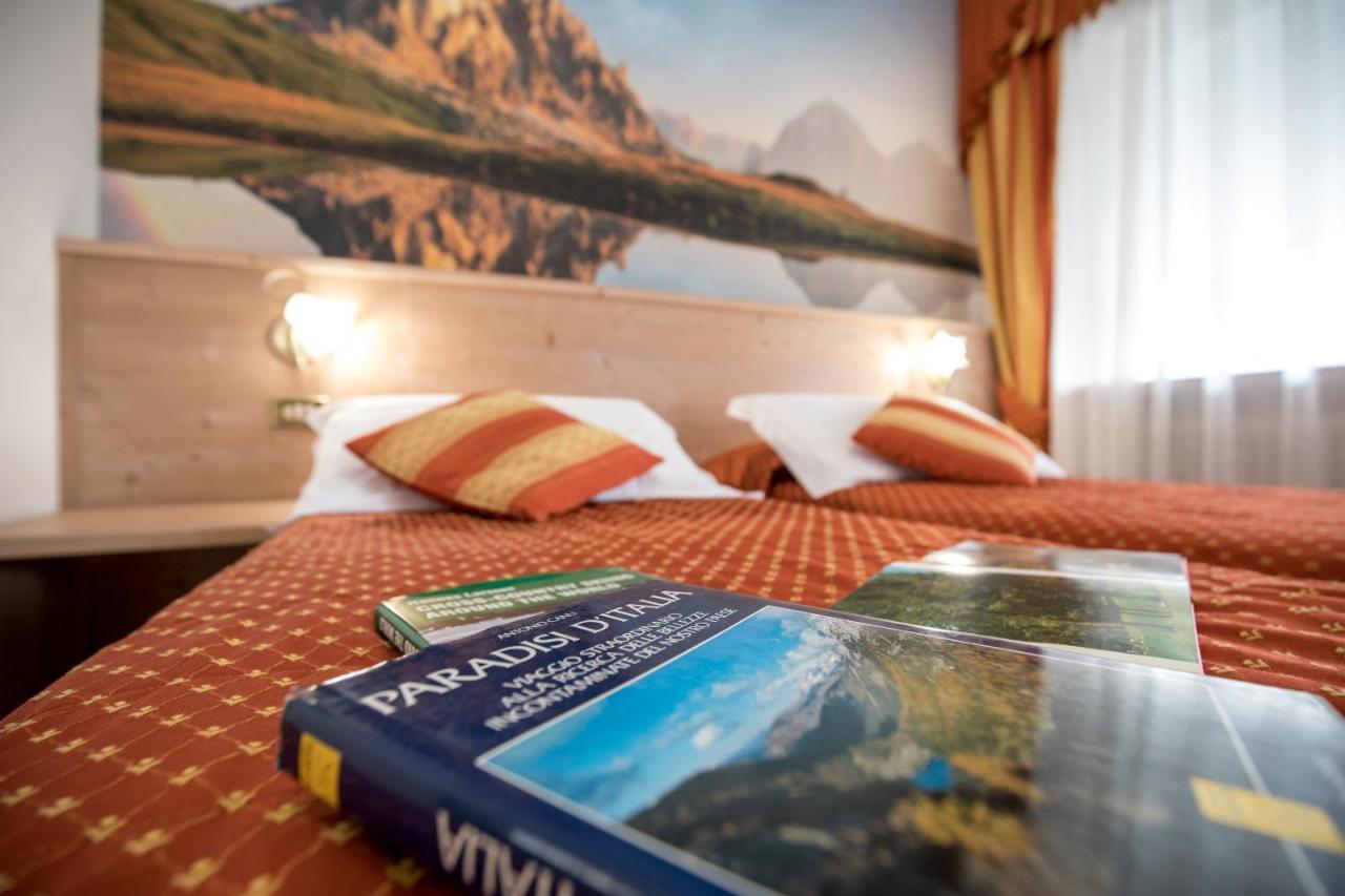 Hotel Touring เปรดัซโซ ภายนอก รูปภาพ