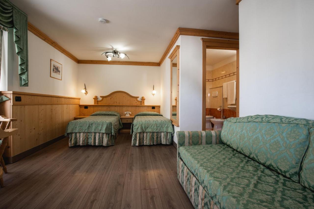 Hotel Touring เปรดัซโซ ภายนอก รูปภาพ