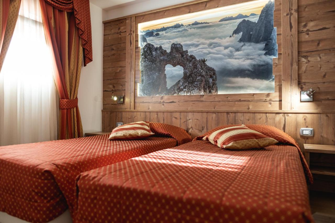 Hotel Touring เปรดัซโซ ภายนอก รูปภาพ