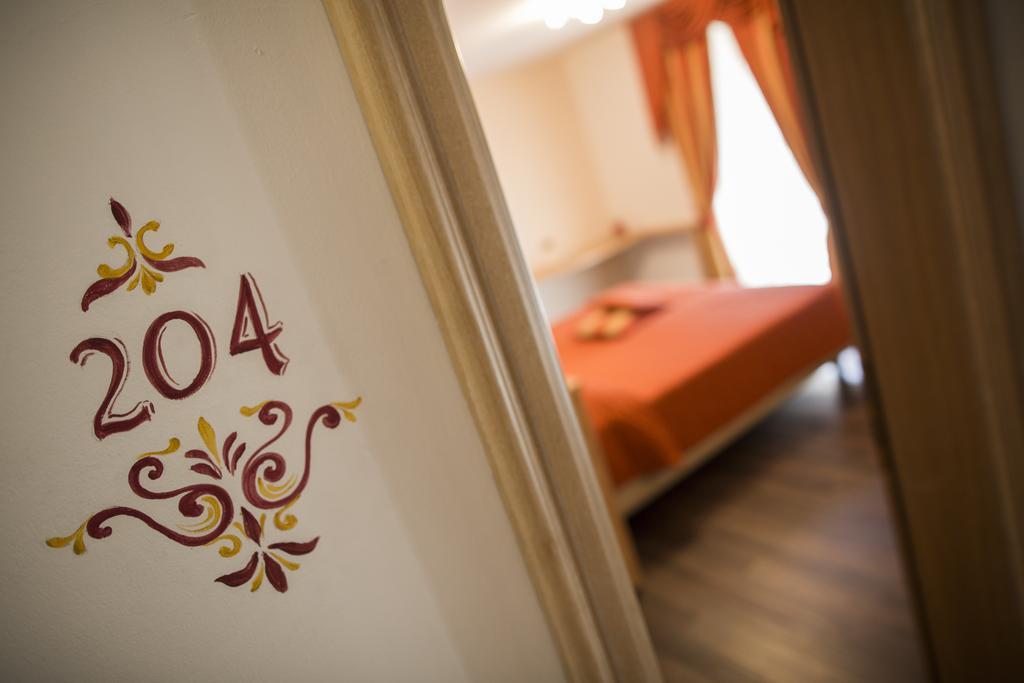 Hotel Touring เปรดัซโซ ภายนอก รูปภาพ