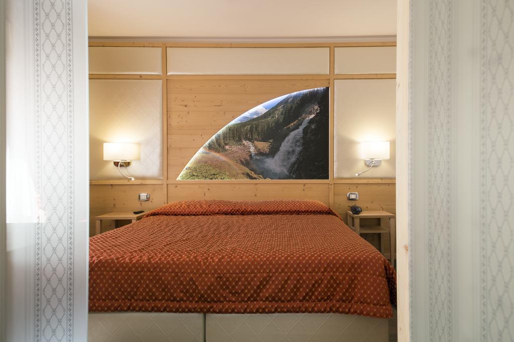 Hotel Touring เปรดัซโซ ภายนอก รูปภาพ