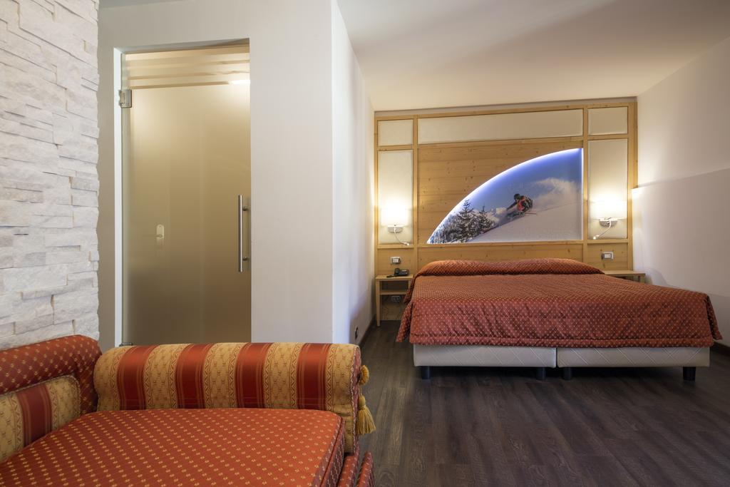 Hotel Touring เปรดัซโซ ภายนอก รูปภาพ
