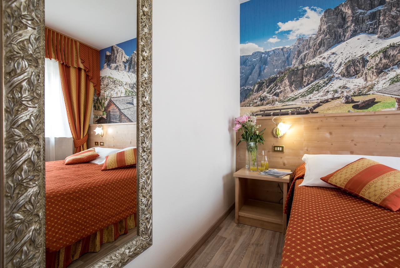 Hotel Touring เปรดัซโซ ภายนอก รูปภาพ