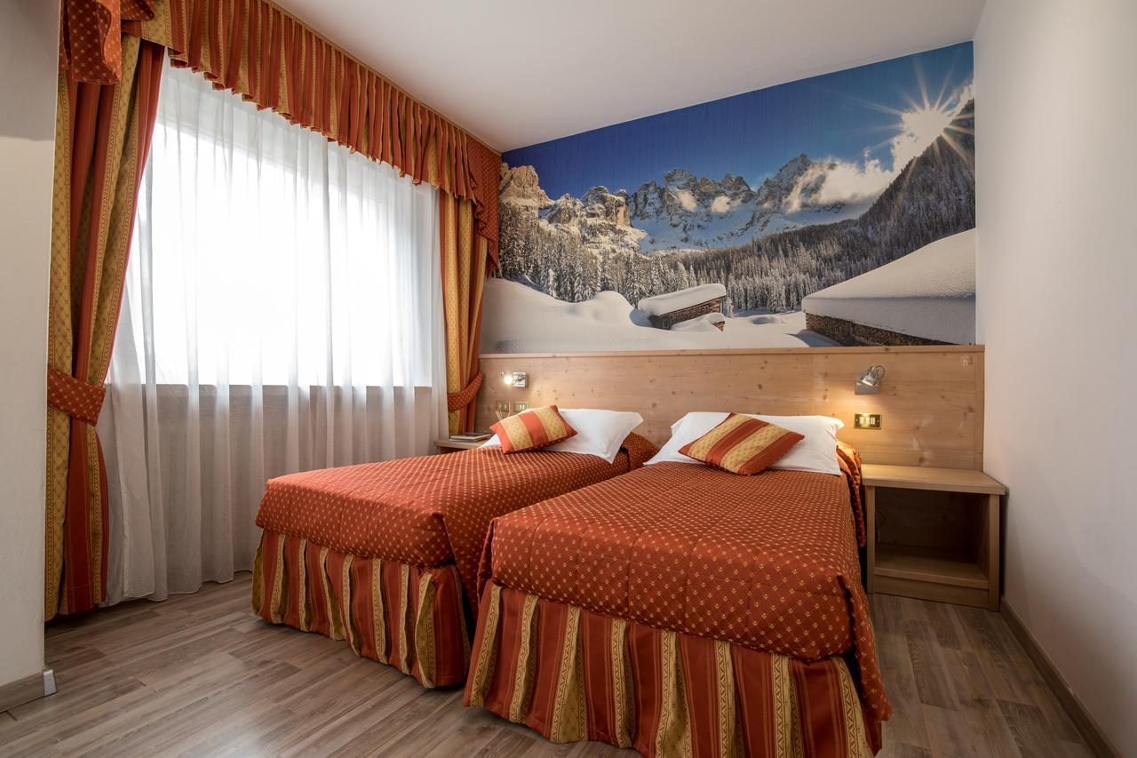 Hotel Touring เปรดัซโซ ภายนอก รูปภาพ